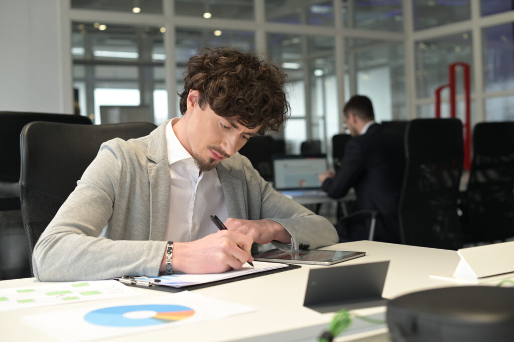 What is the difference between being a freelancer and self-employed (sole proprietor with a sole proprietorship)? – and when could you be considered an employee instead?